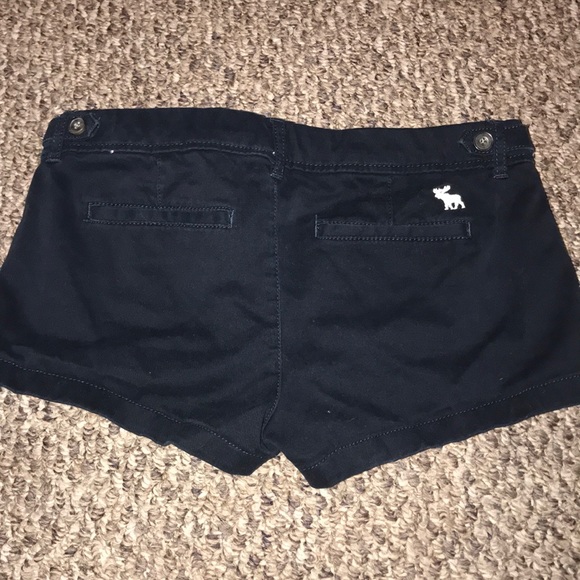 Shorts - Picture 3 of 3